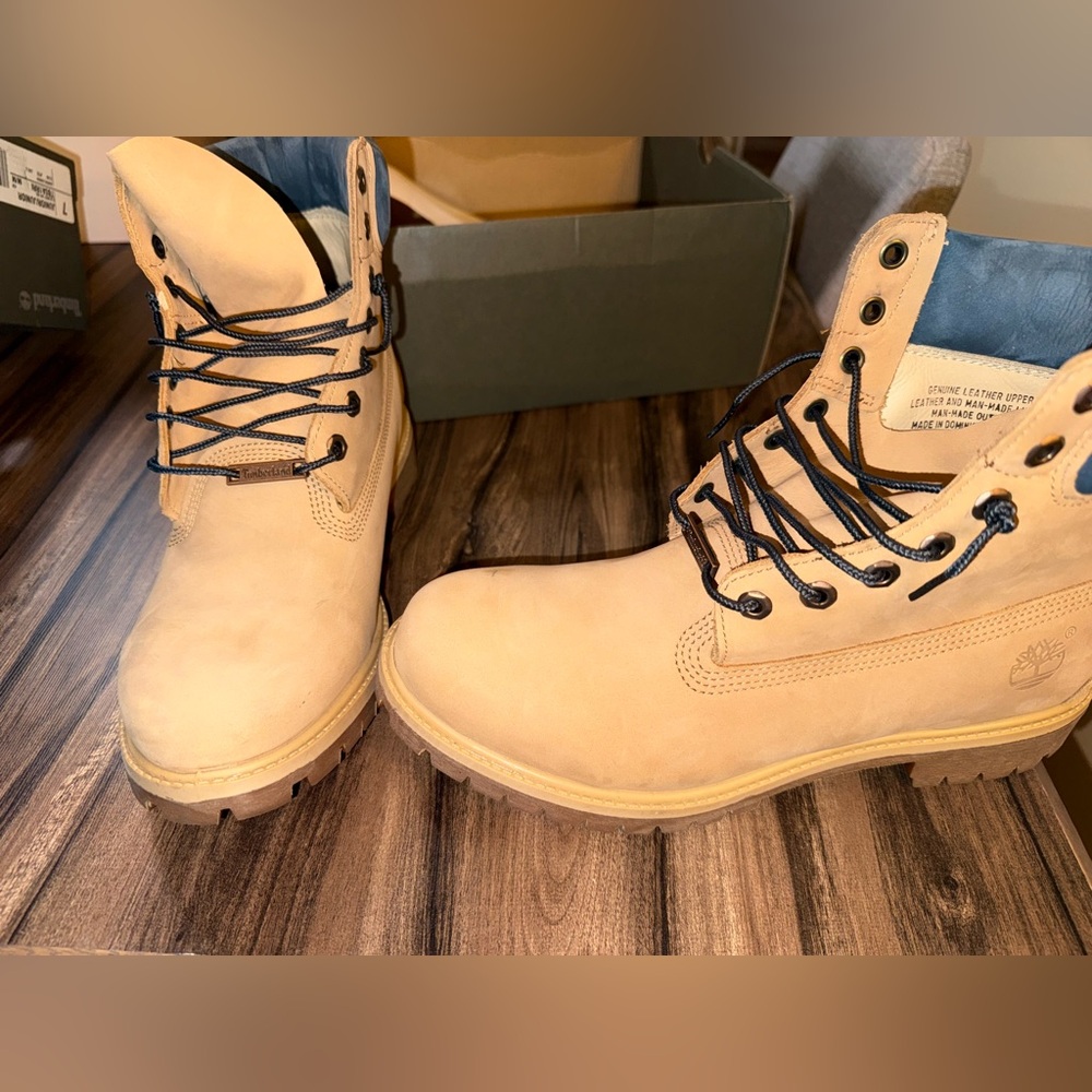 Men’s Timberland boots - Picture 11 of 13